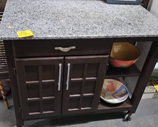 ROLLING KITCHEN ISLAND