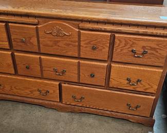 DRESSER