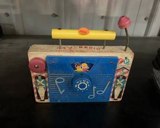 VINTAGE FISHER PRICE TOY RADIO