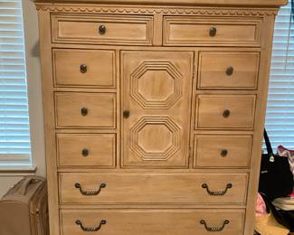 Lexington  Chest in excellent condition