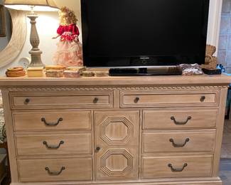 Lexington Dresser