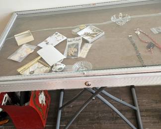 Counter top (sitting on table)