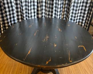 2 of 2 photos : Round wood table 
48 inch 
Quantity: 1