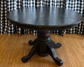 1 of 2 photos : Round wood table 
48 inch 
Quantity: 1