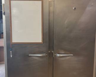 Commercial Stainless Steel Refrigerator 

Quantity : 1