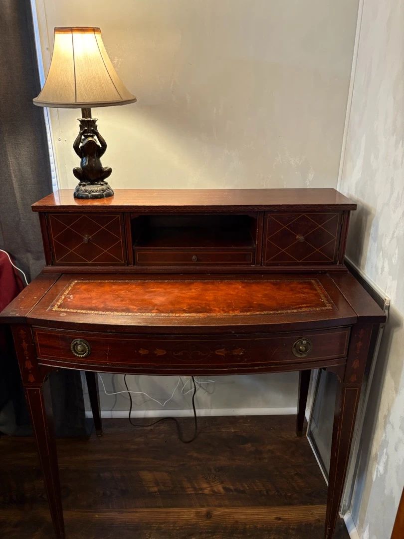  01 Genuine Mahogany Desk And Frog Lamp