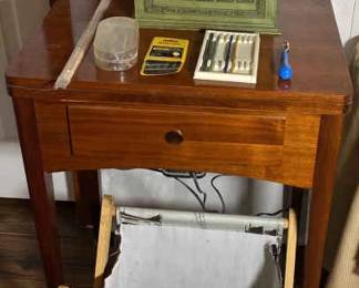 Singer Sewing Machine With Cabinet And Sewing Accessories 