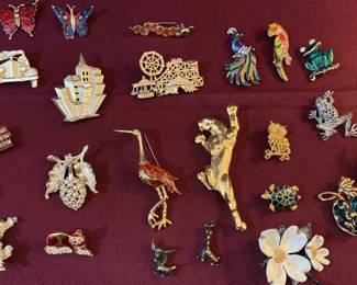 Brooches Butterflies, Birds, Frogs And More