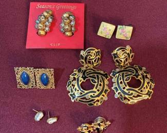 4 Pair Clip On And 2 Pair Stud Earrings 
