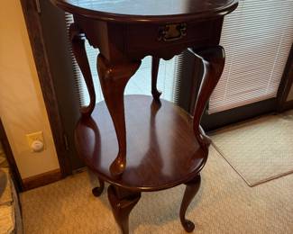 Pair of end tables 