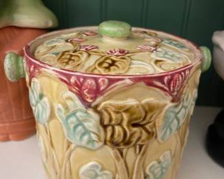 Vintage Ceramic Biscuit Cookie Jar