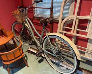 Huffy Cranbrook Women's Beach Cruiser - Mint Green and Cream