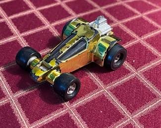 Vintage gold Tonka Super Snoot toy car