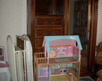 Folding Crib ; Doll House