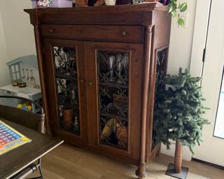 Vanguard Furniture Hutch