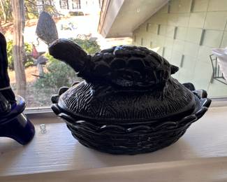 Turtle on nest candy dish