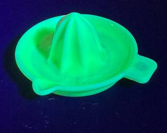 Miniature uranium glass juicer 