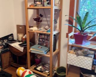 Display shelf