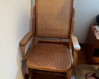 Rattan gliding chair