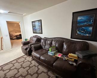 A full set of leather couches