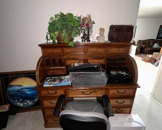 Vintage style looking wooden desk 