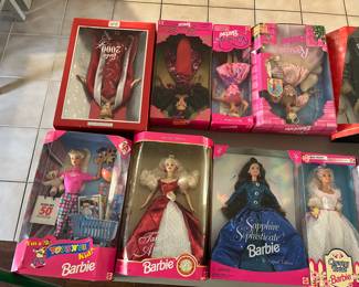 more close up pictures of our barbies!