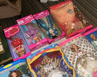 more close up pictures of our barbies!