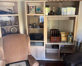 2 piece entertainment shelf units 