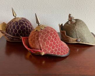 32 3MasonicorOddFellowsCeremonialHatswithUSMilitaryInsignia   