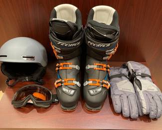 102 TecnicaSkiBootsHelmetGlovesGoggles   