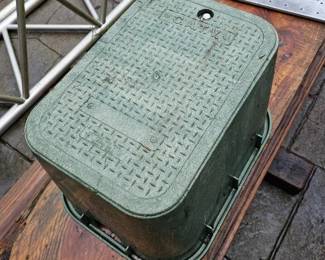 185 JumboGreenValveBoxWithLockingLid
