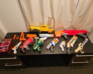 223 ArsenalOfNerfGunsDarts