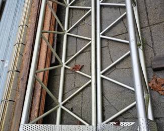 161 2HeavyDutyCornerStageTrusses 