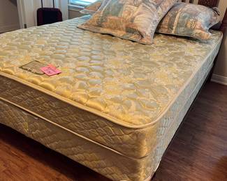 SEALY POSTUREPEDIC extra firm queen mattress set