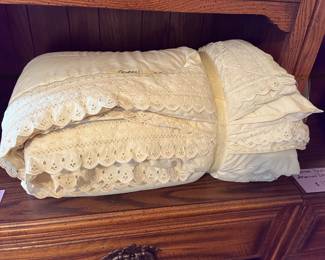 Beautiful queen comforter