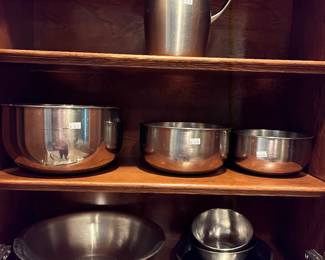 mixing bowls