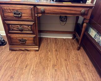 AMERICAN DREW desk - matches the others