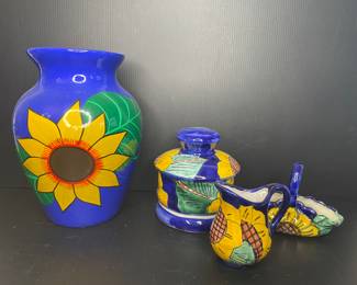 Sunflower vase & kitchen accesories 