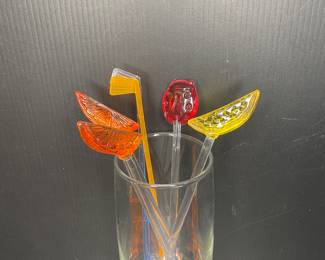 Plastic swizzle sticks 