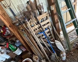 LOT VARIOUS YARD TOOLS