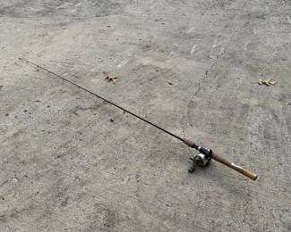 X BOLT FISHING POLE WITH SHIMANO REEL