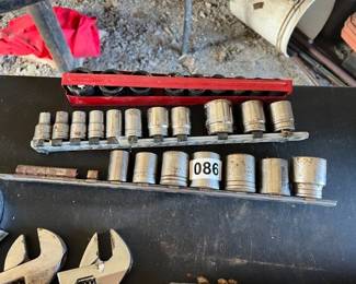 LOT OF SOCKETS