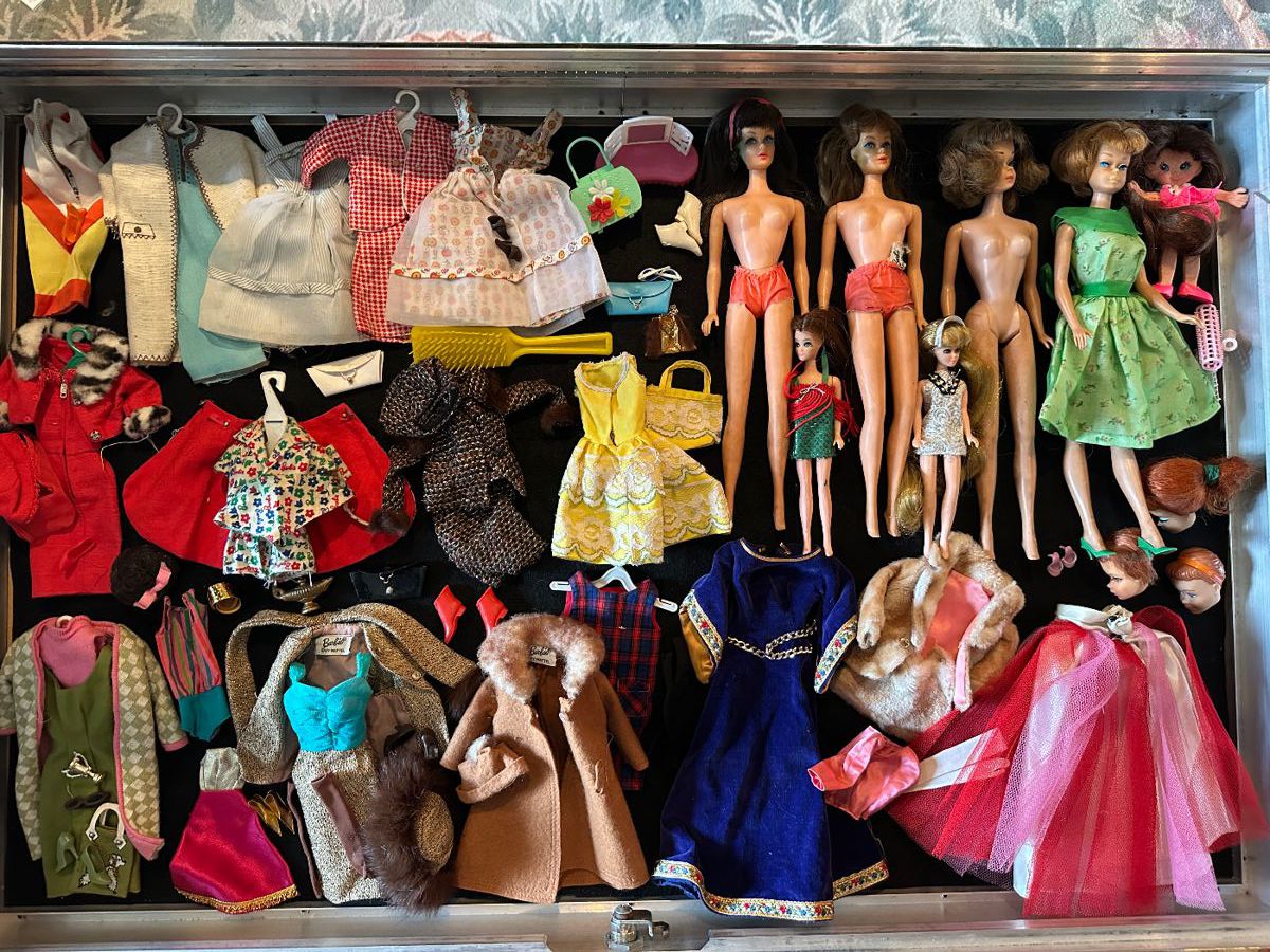 HIGHEST & BEST OFFER ON "FULL LOT" OF BARBIE ITEMS BY SAT. 3/1 4:00. 