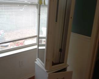 jewelry tower (swivels!)