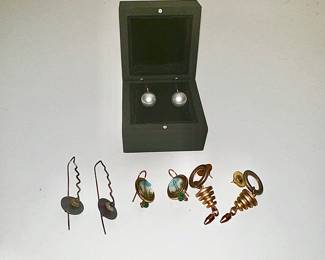 Costume jewelry 