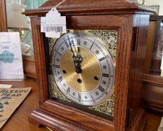 Howard Miller Bracket Mantle Clock