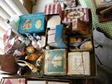 VINTAGE SALT AND PEPPER SHAKER COLLECTION