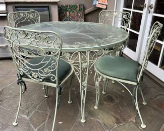 Wrought iron Victorian Chantilly Rose