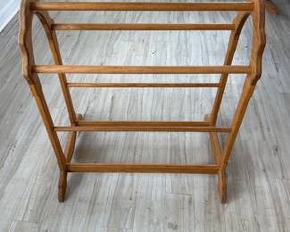 Wood Quit/Blanket Rack