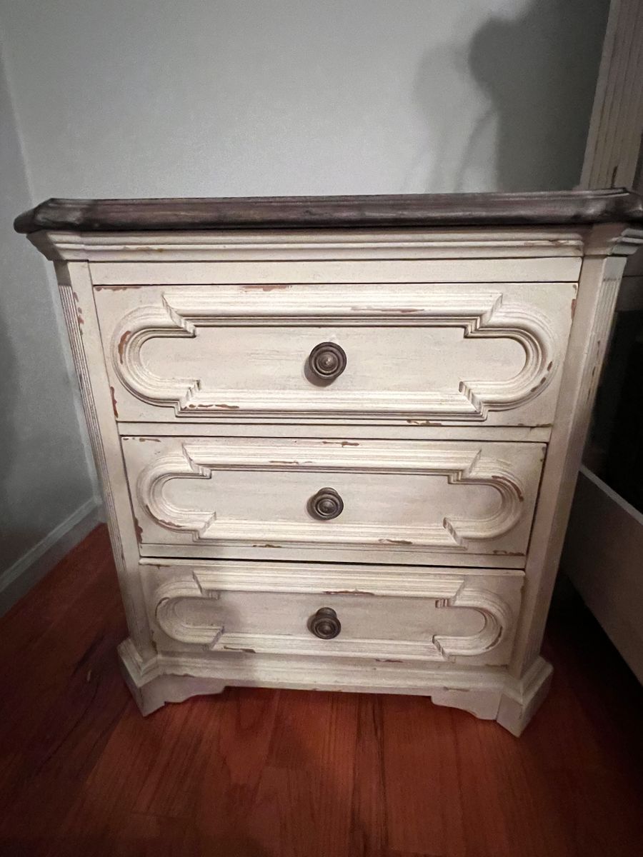 All wood Lindenwood. Set includes queen footboard and headboard with box springs, mattress (no use shown), dresser with mirror, chest of drawers, 1 nightstand. 